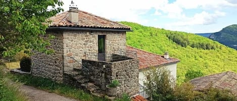 Terrasse côté ouest.