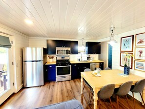 Gatehouse 2 Kitchen And Dining Table