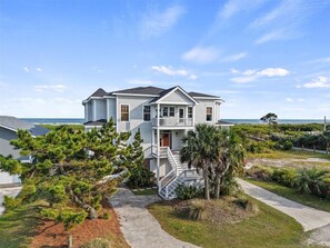 6 Bedrooms, 2 Living Rooms and Plenty of Space