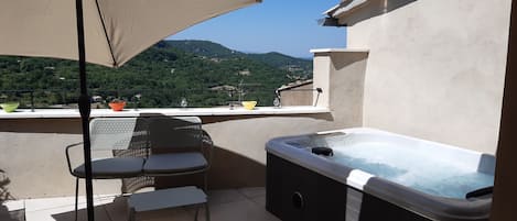 Bain à remous extérieur