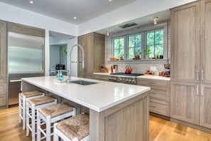 Kitchen with adjoining mudroom