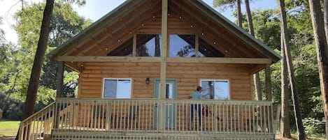 The Newest Buck&Bass Cabin, Eagle Cabin. Includes The Eagles Nest Loft!