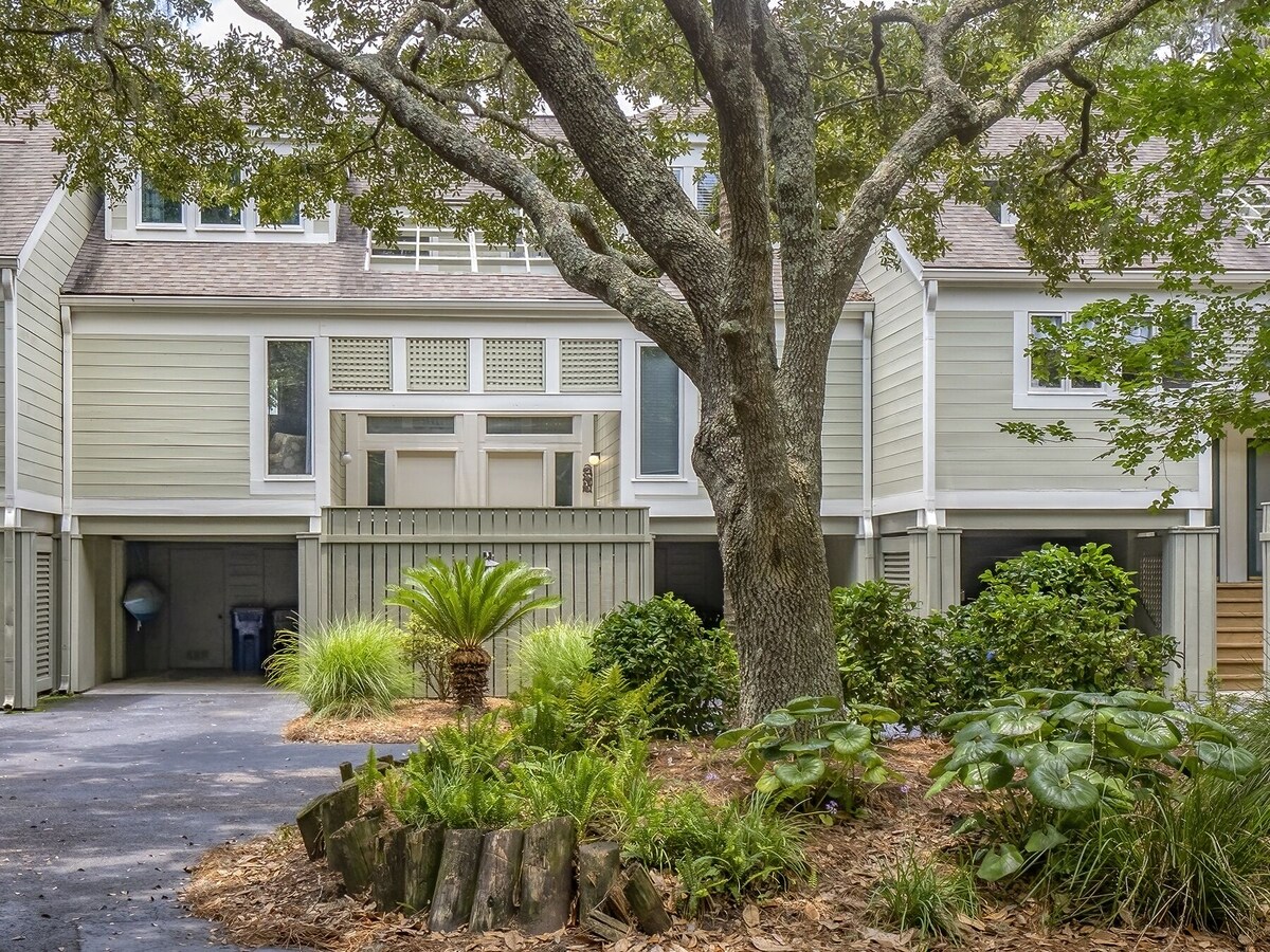 Perfect Getaway w/ Dazzling Marsh Views! Neighborhood Pool! Close to Amenities!