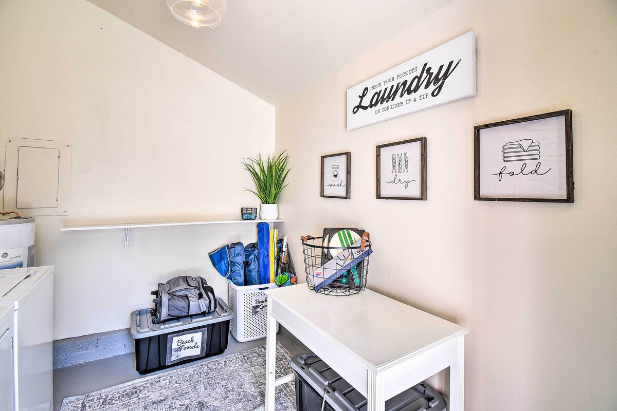 Charming Hampton Home w/ Yard: 2 Mi to Beach!