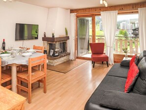 Furniture, Table, Property, Window, Wood, Couch, Comfort, Interior Design, Living Room, Flooring