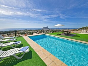 L'Eau, Nuage, Ciel, Plante, Propriété, Piscine, Bleu, Bleu Azur, Chaise, Mobilier De Jardin