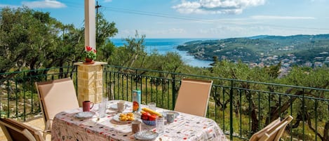 Unforgettable Al Fresco breakfast views