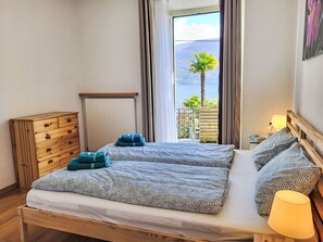 Möbel, Holz, Schlafzimmer, Interior Design, Bett, Fussboden, Flooring, Bettdecke, Bedding, Zimmer