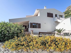 Sky, Plant, Building, Property, Window, Flower, House, Tree, Vegetation, Land Lot