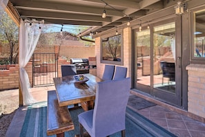 Private Outdoor Dining Area | Gas Grill