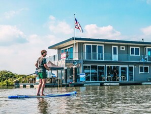 Cloud, Water, Sky, Boat, Window, Boats And Boating--Equipment And Supplies, Body Of Water, Lake, Flag