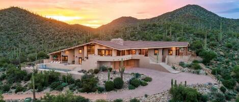 Complete Privacy located in the hills of Starr Pass