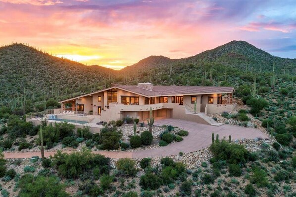 Complete Privacy located in the hills of Starr Pass