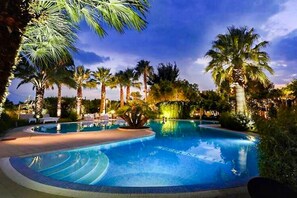 Holiday Home Swimming Pool