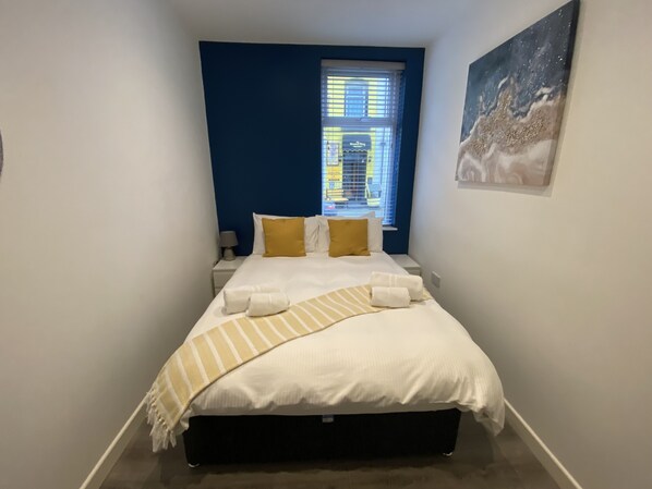 Apt 1 - 1 double bedroom and sofa bed