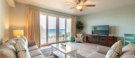 Welcome to Laketown Wharf 816 "Tasty Waves PCB"
This freshly renovated 1 bedroom/2 bath + bunks is sure to please!