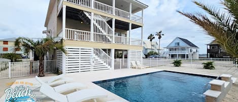 Private Pool. The Yacht Club, sleeps 20. Lagoon Pass Neighborhood. Bring your boat.