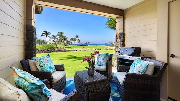 Located on the ground floor and sits on hole #7 of the Waikoloa Beach Course