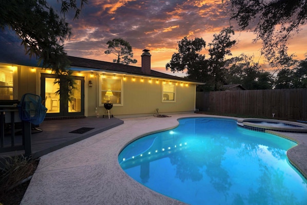This home is recommended for swimmers only>>