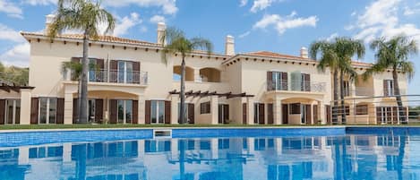 Villa Cascata luxury 3 bedroom accommodation, in Cascata Village, the Algarve