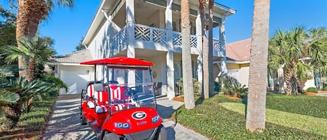 Beautiful vacation home in Destiny West with FREE 5 passenger GOLF CART!