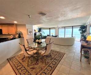 Spacious Oceanfront Living!