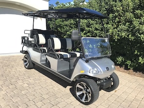 Complimentary 6-passenger golf cart!  The best way to explore Destin & beaches 