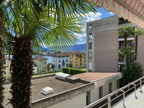 Tiempo De Día, Propiedad, Planta, Edificio, Árbol, Ventana, Diseño Urbano, Vegetación, Barrio, Condominio