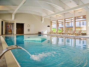 Water, Property, Plant, Building, Azure, Sky, Window, Swimming Pool, Urban Design, Leisure