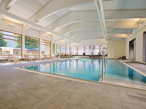 L'Eau, Propriété, Piscine, Bâtiment, Maison, Composite, Rectangle, Immobilier, Loisir, Des Loisirs