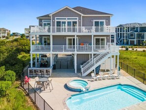 Perfect gathering space for large groups.