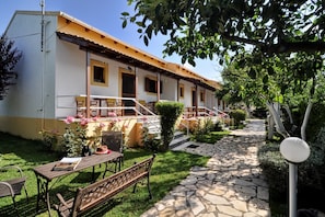 Exterior view(Front side)