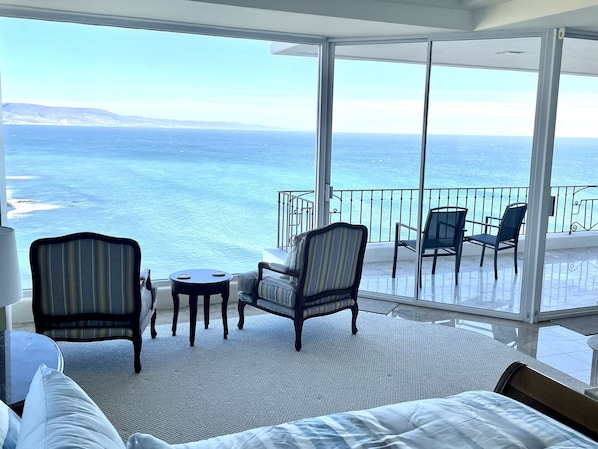 Mesmerizing direct ocean views right from your bed! Overlooking famous K38 Surf!