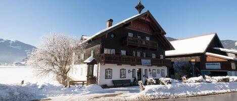 Außenseite Ferienhaus [Winter]