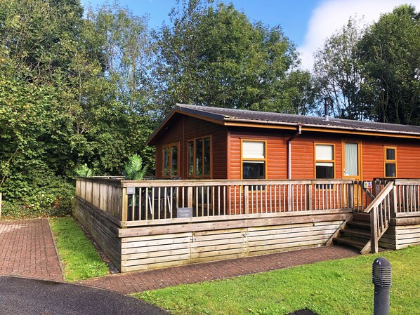 Mariners' Lodge - set on a quiet corner plot of St Minver Holiday Park