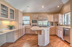 Large Kitchen with Island