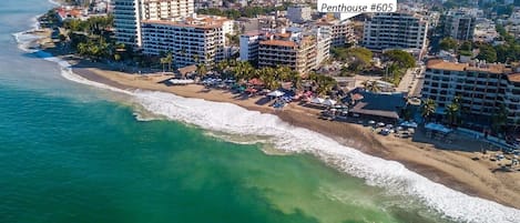 One block to  Beach/Malecon no hill 