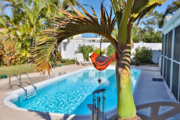 Large HEATED Pool