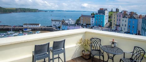 St. Julians View - 1 Bedroom Apartment - Tenby (4610)