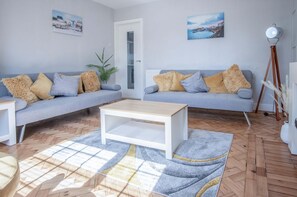Newell Hill Cottage - 3 Bedroom Cottage - Tenby (22247)