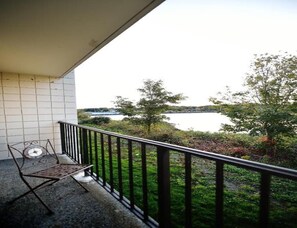 River-view Room, 2 Queen Beds with Jetted tub and Balcony image 3