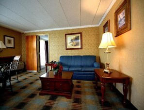 River-view Room, King Suite with Jetted tub and Ba image 3