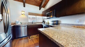 Flooring, Indoors, Room, Floor, Kitchen