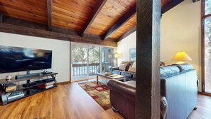 Indoors, Hardwood, Screen, Furniture, Living Room