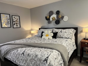King bed/new mattress