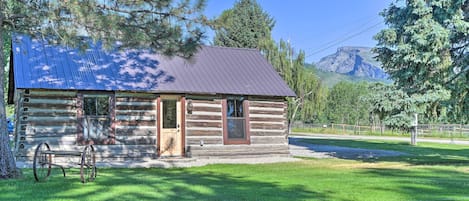 Hamilton Vacation Rental Cabin | 1BR | 1BA | Single Story | 900 Sq Ft