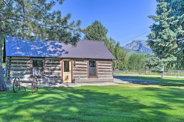 Hamilton Vacation Rental Cabin | 1BR | 1BA | Single Story | 900 Sq Ft