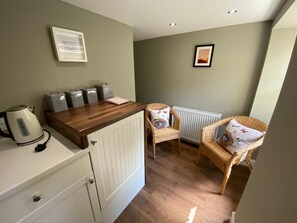 Kitchen with cosy seating area