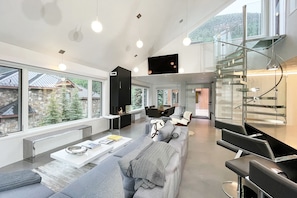 1.2-telluride-downtown-penthouse-living-room_3