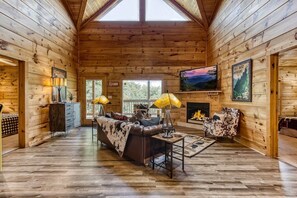 Willow Heights Lodge's cozy living area